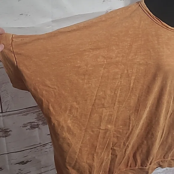 Fantastic Fawn Boxy Oversized crop - Picture 2 of 7